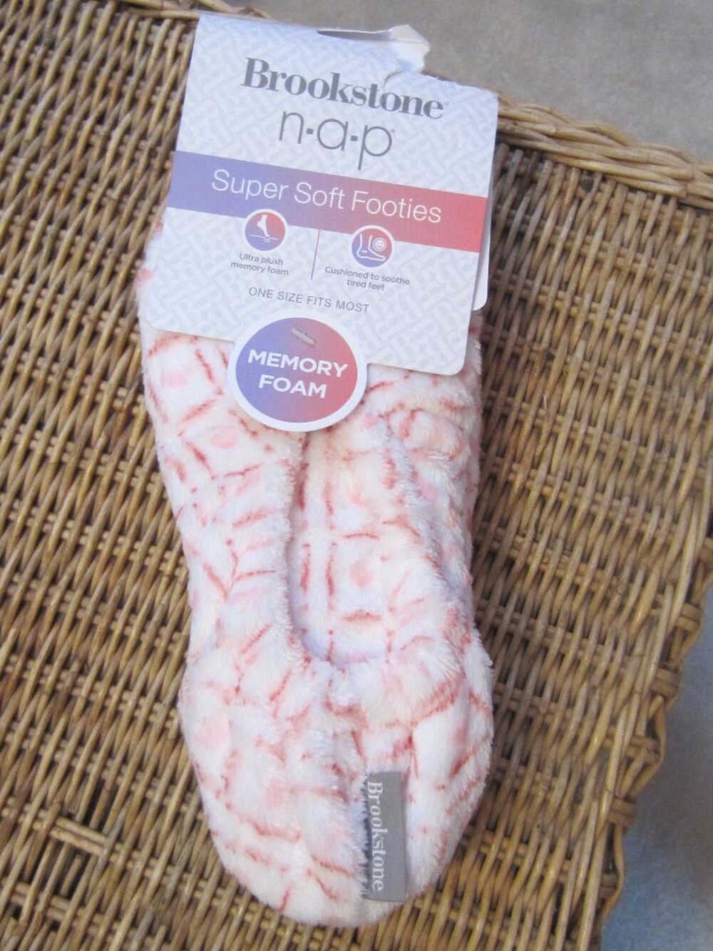 NWT/Brookstone Super Soft Footies/Memory Foam